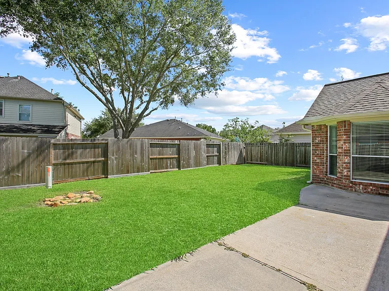 8305 Spinnaker Bay Ln — Photo 20