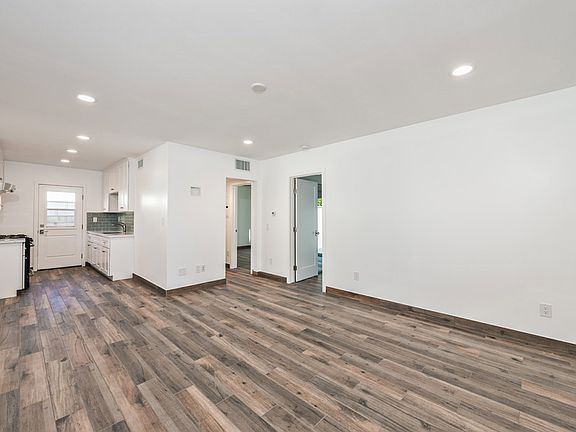 4th image of 557 N Olive St #B