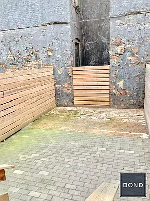 Rented by Bond New York | media 23