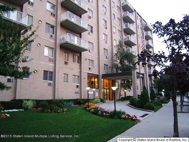 1 bed, 1.0 bath, 725 sqft, $2,000 — Photo 1