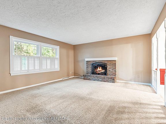 4th image of 5227 Birchwood Way