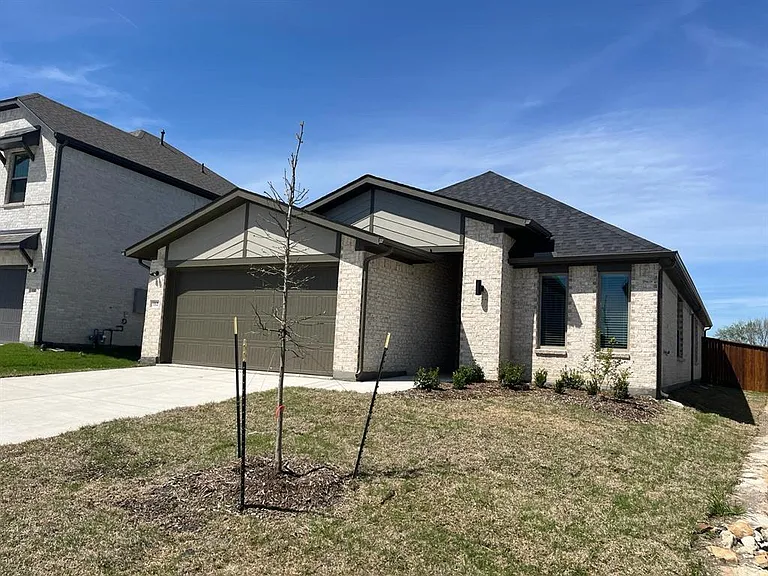 112 Huckleberry Rd — Photo 3