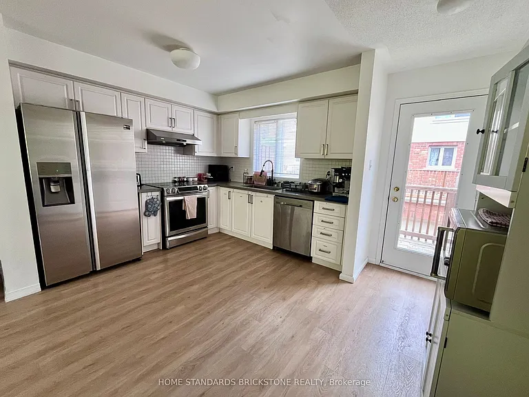 159 10th St #2 — Photo 12