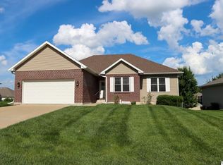 631 Meadow Lark Dr, Quincy, IL 62305