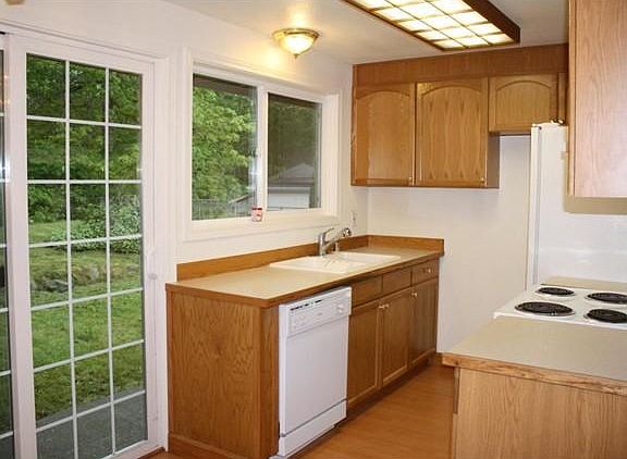 4th image of 24355 Madura Dr NE