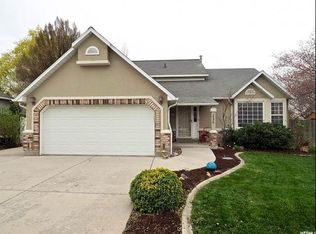 236 E Clover Ridge Dr, Sandy, UT 84070