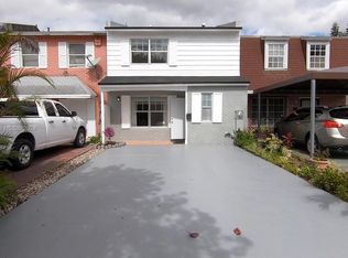 1705 W 68th St, Hialeah, FL 33014