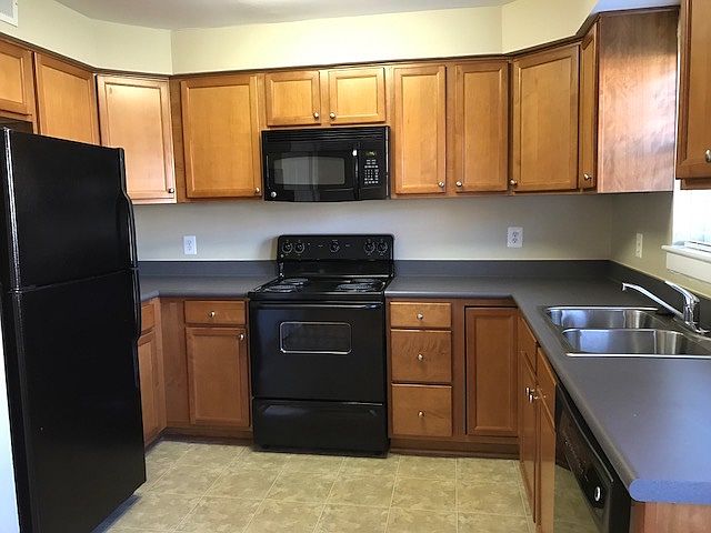 1st image of 413 N Chesire Ct