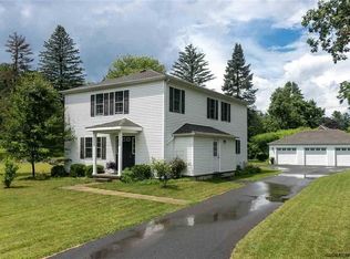 5 Inglewood Rd, East Greenbush, NY 12061