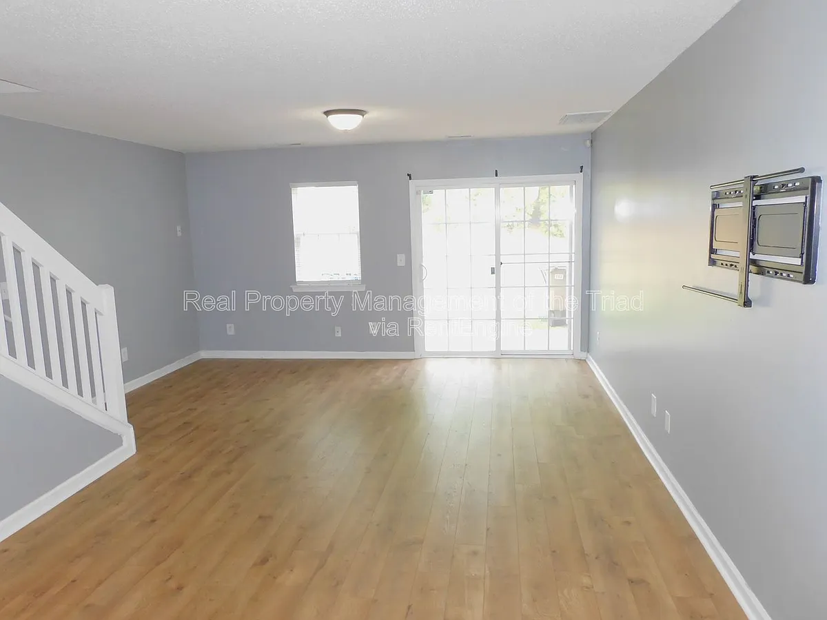 Building Photo - 144 Bridford Downs Dr