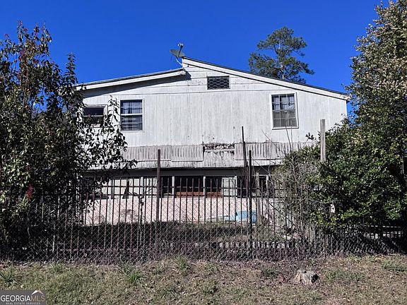3rd image of 611 S Bead St