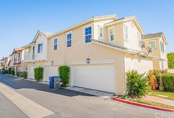 5th image of 27435 Coldwater Dr