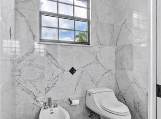 9439 NW 54th Doral Ter, Miami, FL 33178