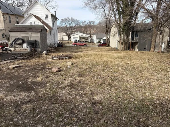 625 Oak St, Leavenworth, KS 66048