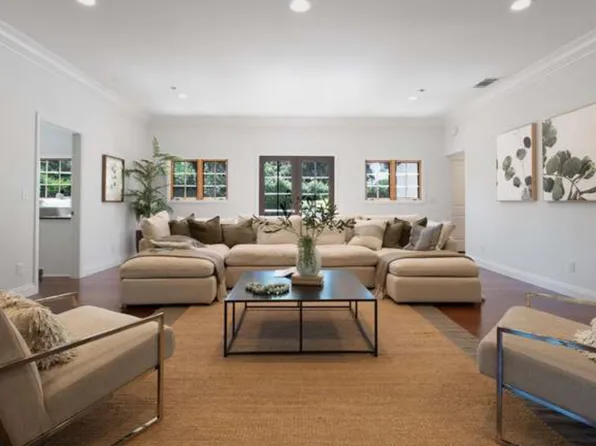 1050 Roxbury Rd, San Marino, CA 91108