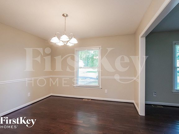 5th image of 1023 Lightwood Dr