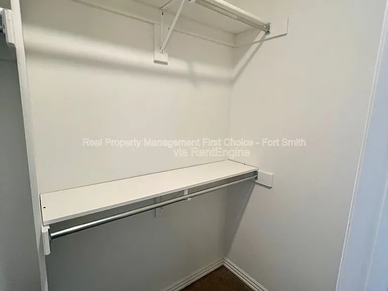 9905 Landry Dr — Photo 21