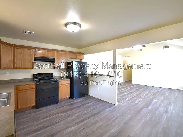 6009 S Madison Pl — Photo 4