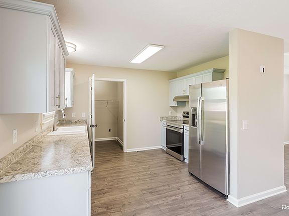 2nd image of 111 Oak Hill Ct
