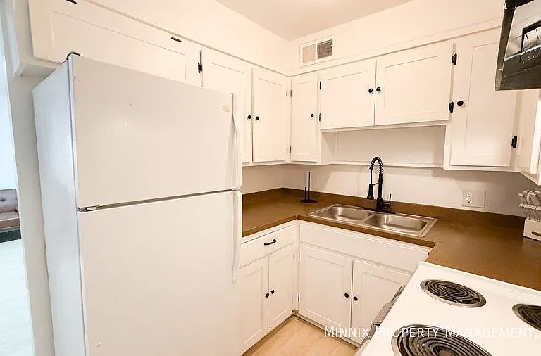 5005 Avenue W #2 — Photo 9