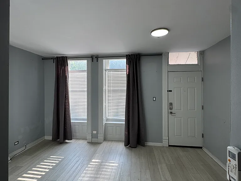 2307 S Leavitt St #1 — Photo 3