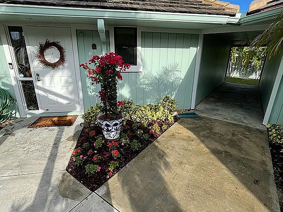 3rd image of 1127 E Seminole Ave APT 8D