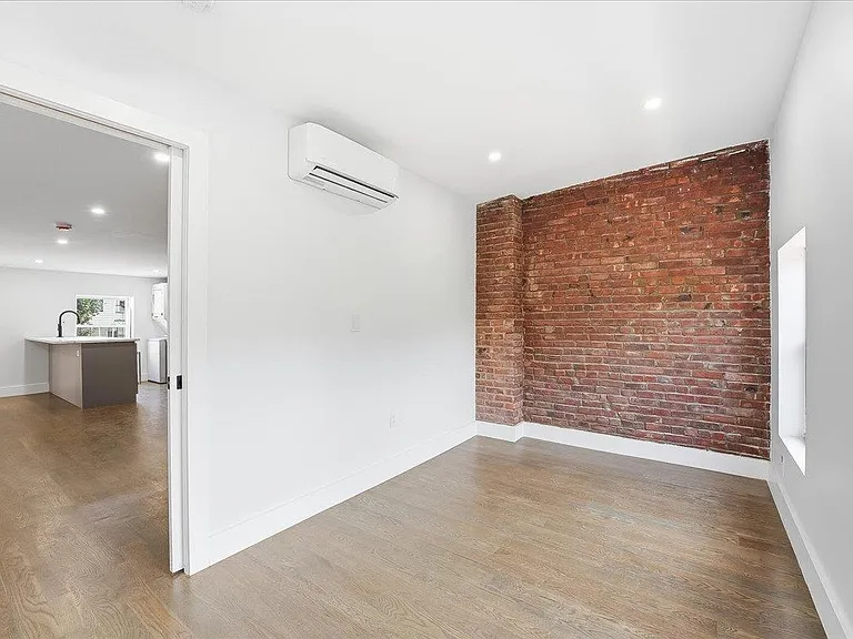 216 6th St #3 — Photo 10