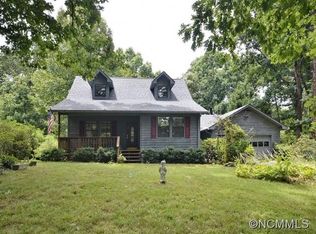 16 Oakwood Rd, Candler, NC 28715