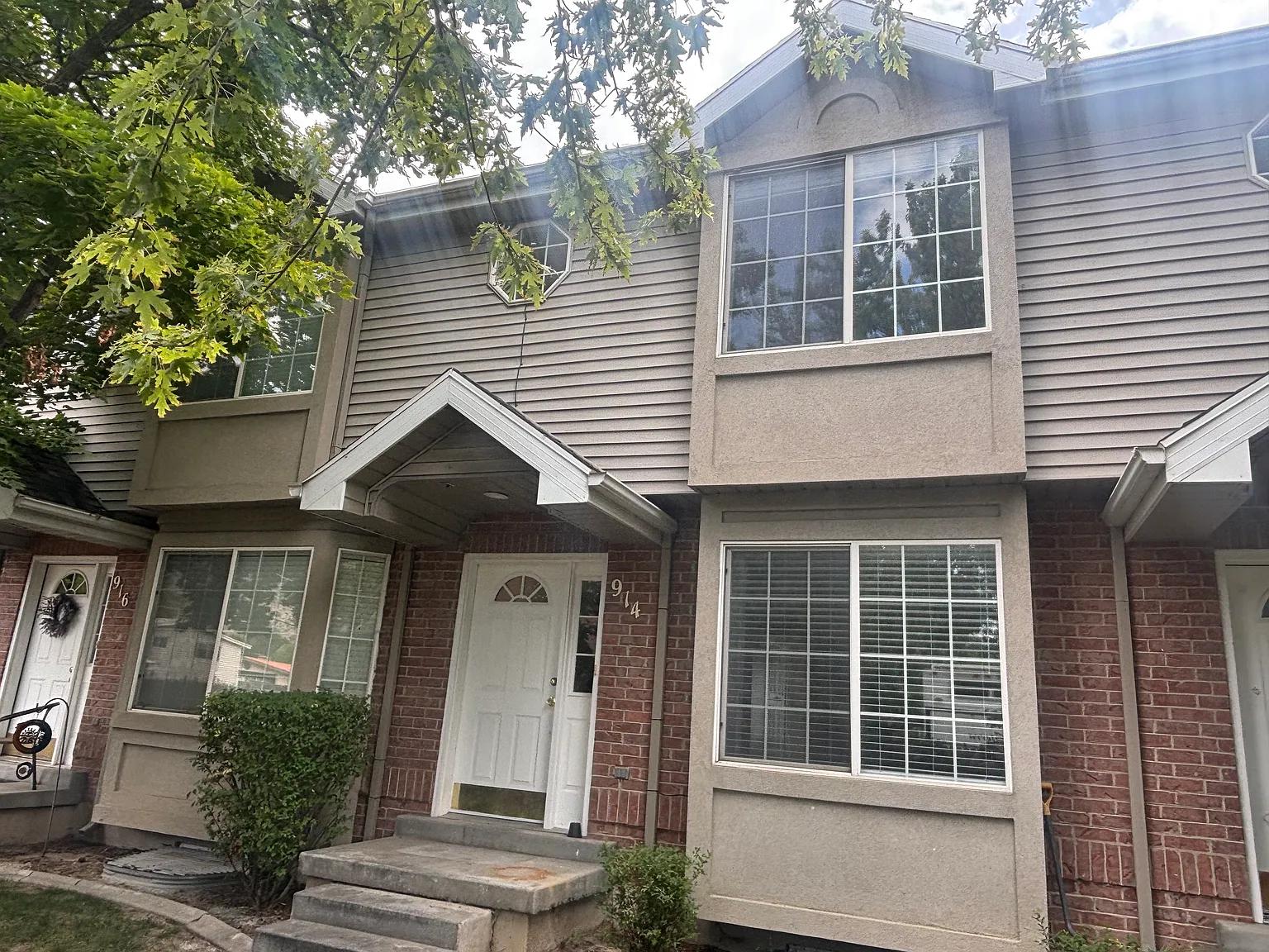 4 bed, 2.5 bath, 1561 sqft, $1,950 — Photo 1