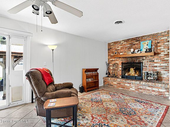 3rd image of 1857 N Carpenter Rd
