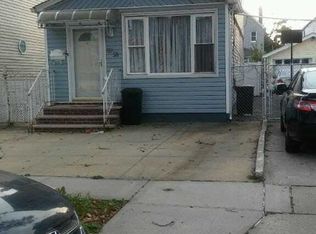 8958 Vanderveer St, Queens Village, NY 11427