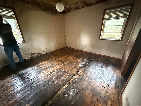 2nd image of 507 7th St