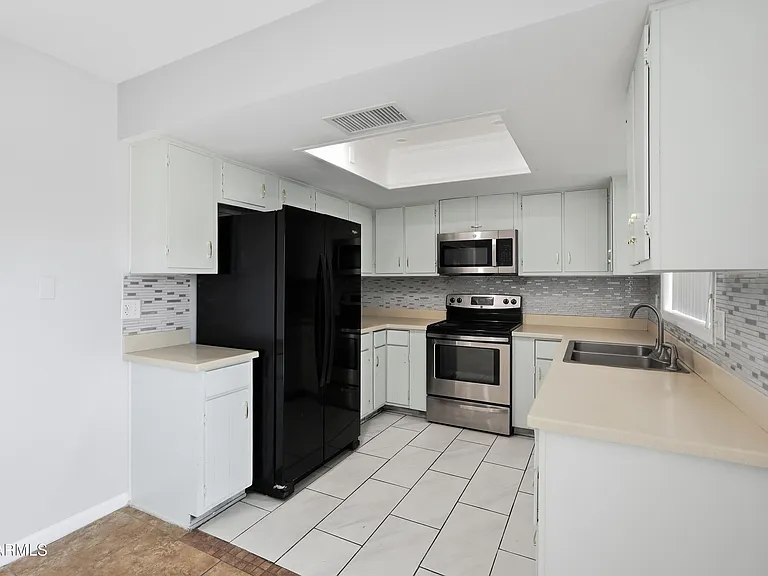 126 W Loma Vista Dr #101 — Photo 4