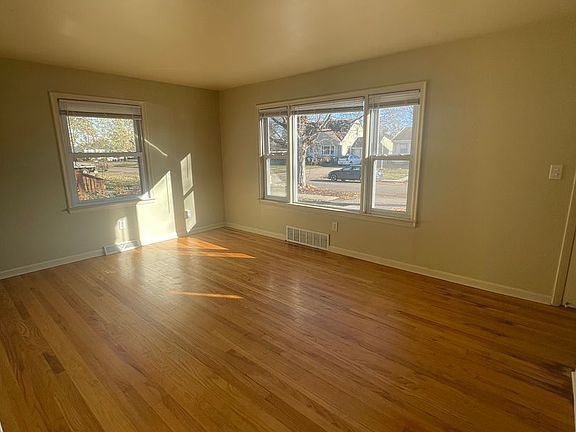 4th image of 1070 Lester Ave