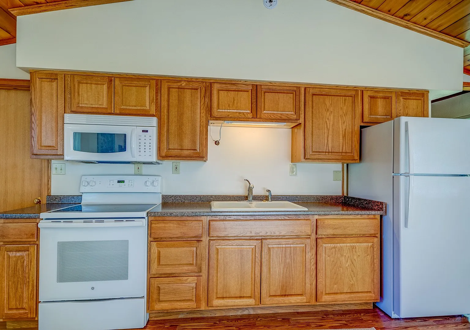 2 Bed 1 Bath Home — Photo 2