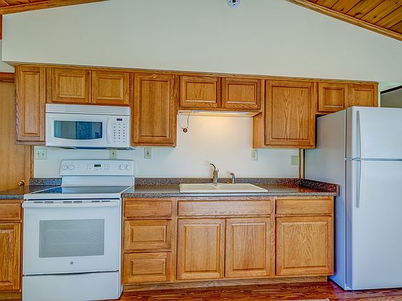 2nd image of 839 Hazzle Ct