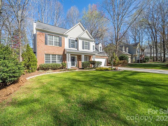 2nd image of 8816 Lizzie Ln