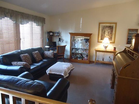 3rd image of 8585 Xebec St NE