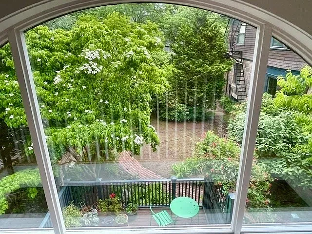 71 Abbottsford Road — Photo 3
