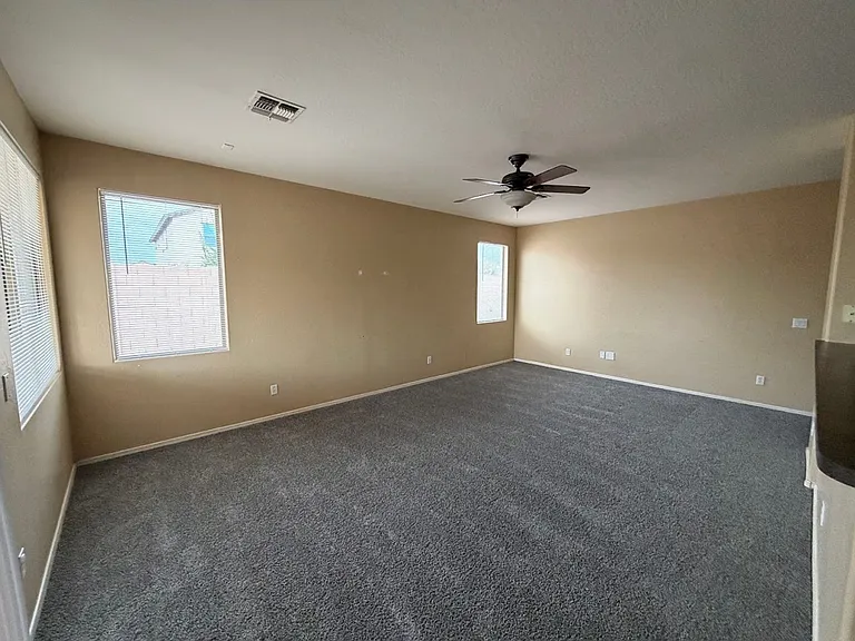 3202 S 104th Ave — Photo 7