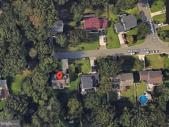 2nd image of 729 Mesquite Rd