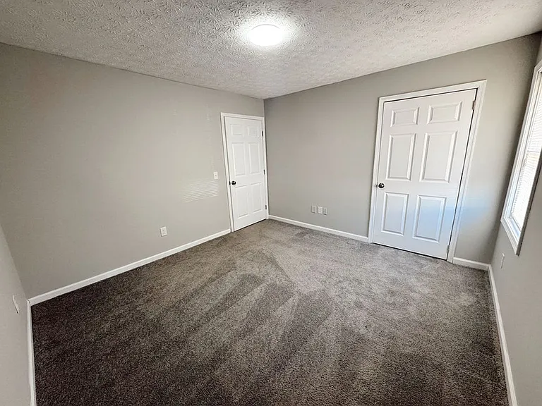 Valley View Apartments — Photo 10