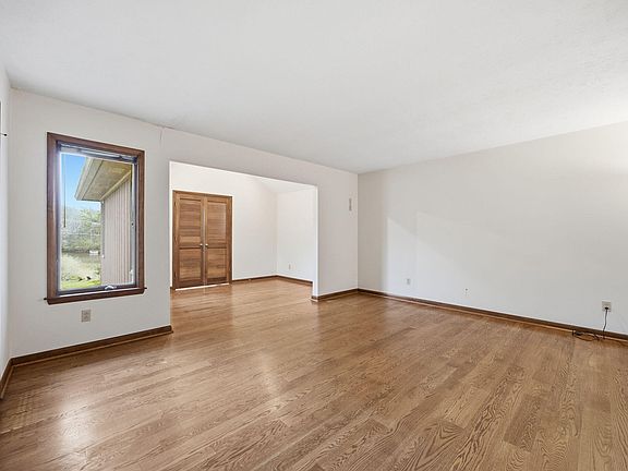 65th image of 2044 Manor Dr