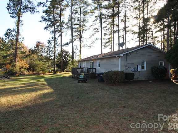 4th image of 107 Pine Tree Rd