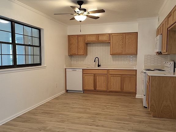 5th image of 345 Warriner Ave