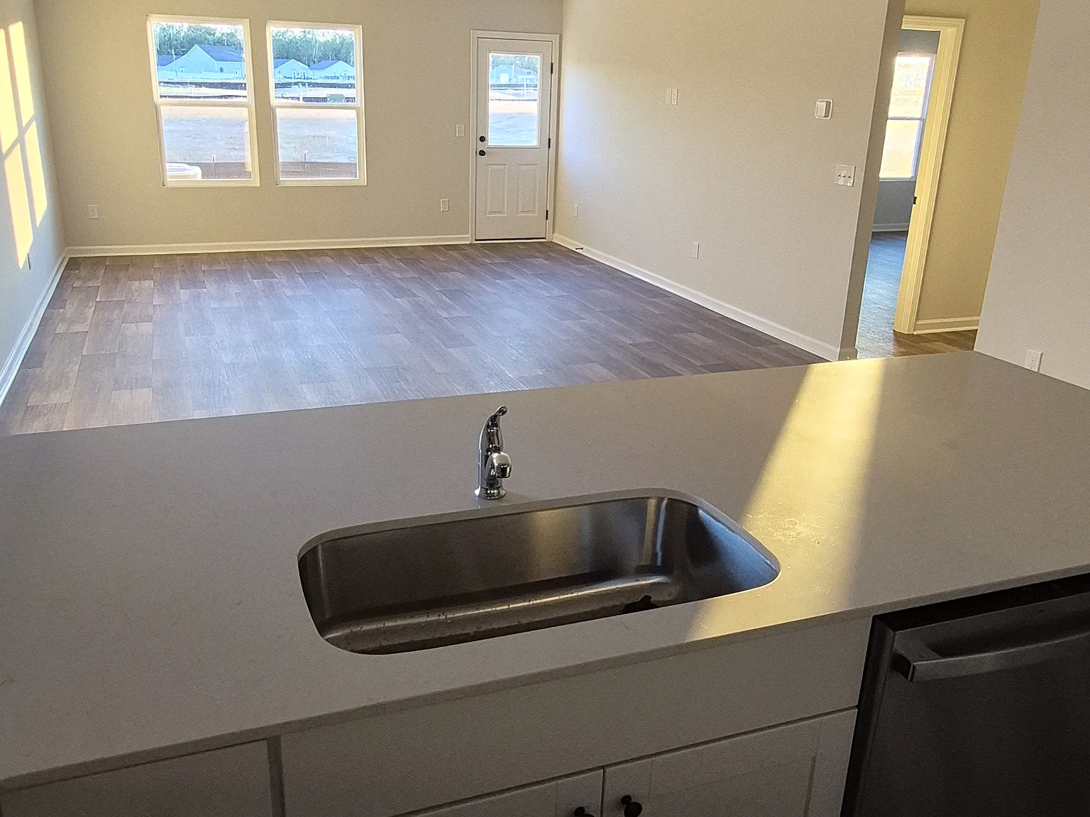 3 bed, 1474 sqft, $1,850 — Photo 3