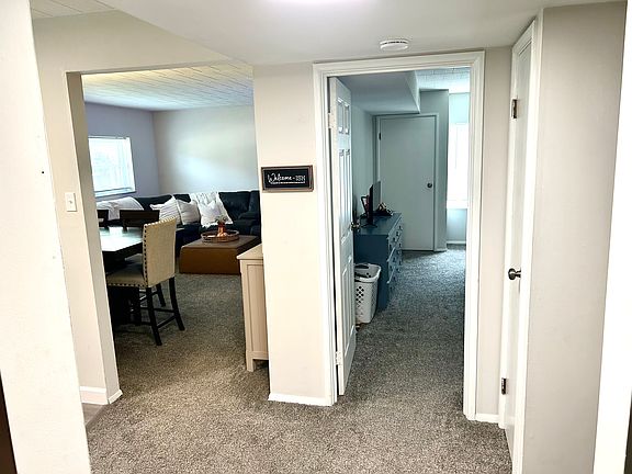 5th image of 2653 Center St #4