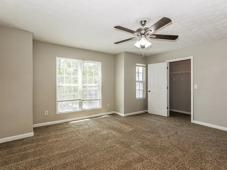 1902 Grove Way — Photo 10