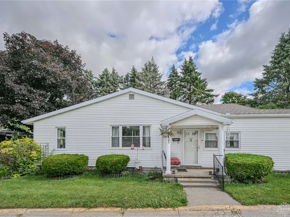 1302 N Yellow Springs St, Springfield, OH 45504