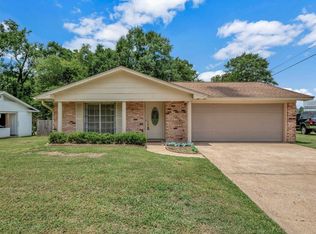 104 Nottingham Dr, Nacogdoches, TX 75961